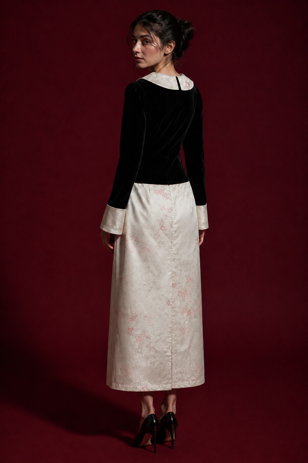 Noire Blossom Midi Dress